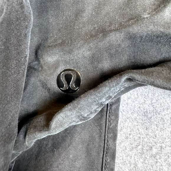 Lululemon Tranquility Sleeveless Wrap Sz 4 Black Draped Racerback Pockets Layer - Picture 6 of 7